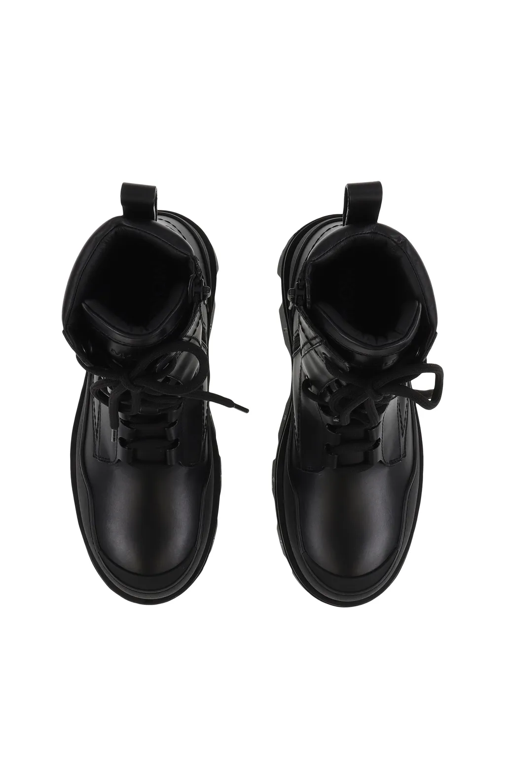 Peak Path Ankle Boots / Black