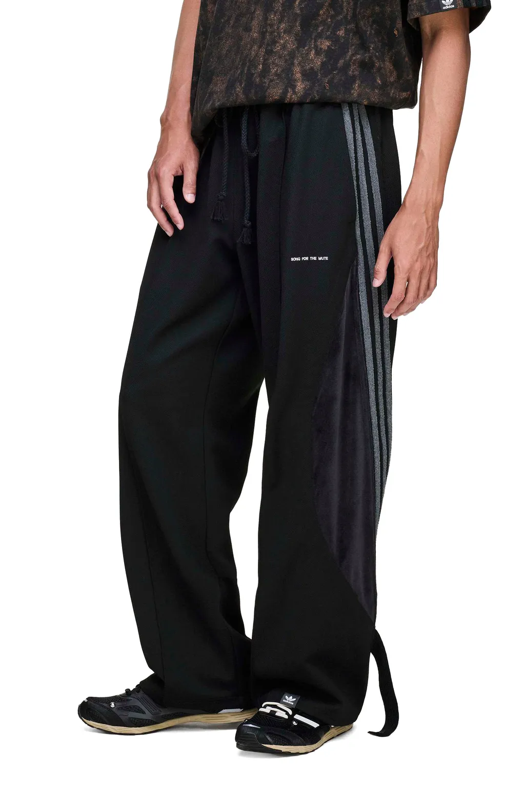 Adi006 Tp / Blk