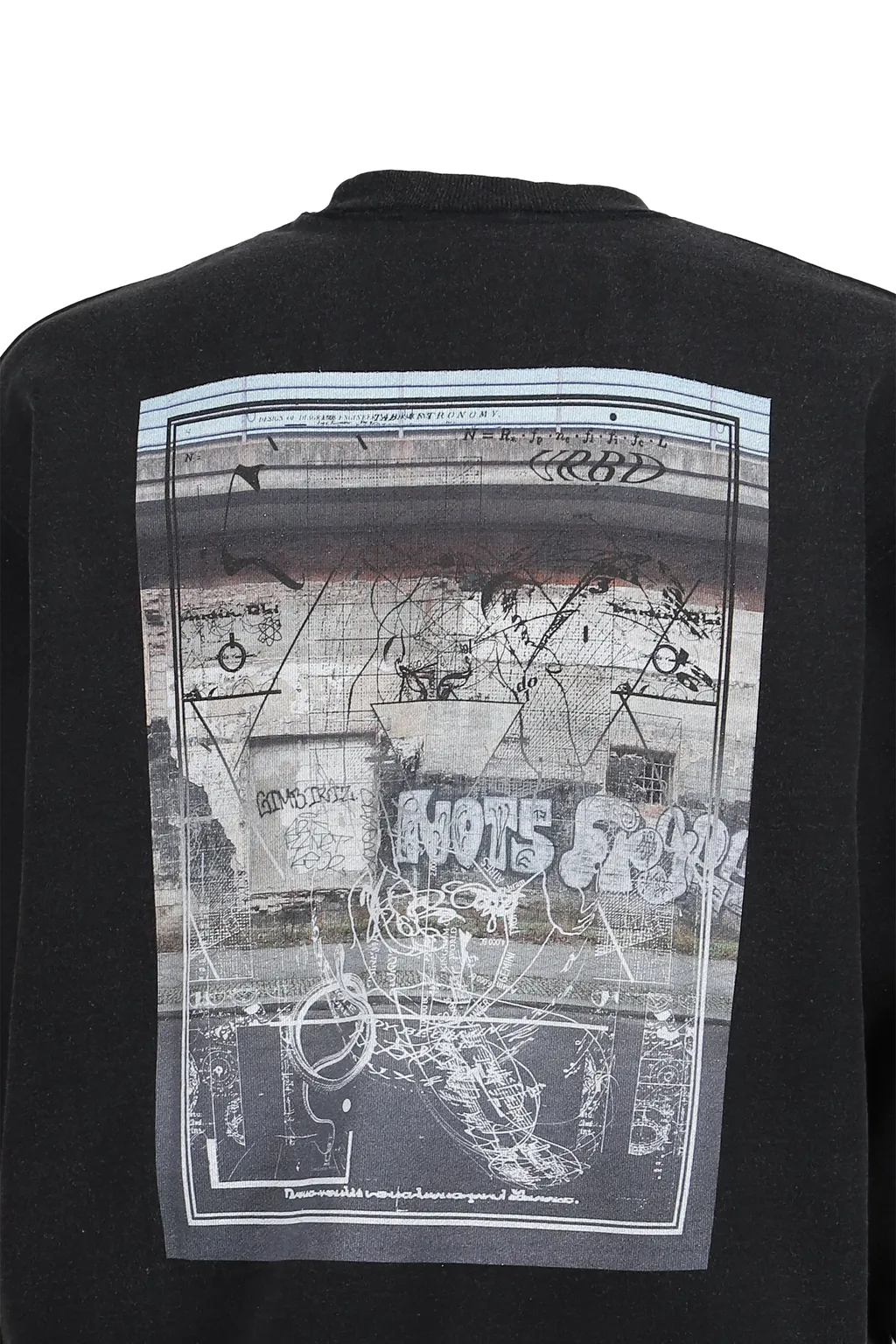 Devastated Wall Sweatshirt / Blk