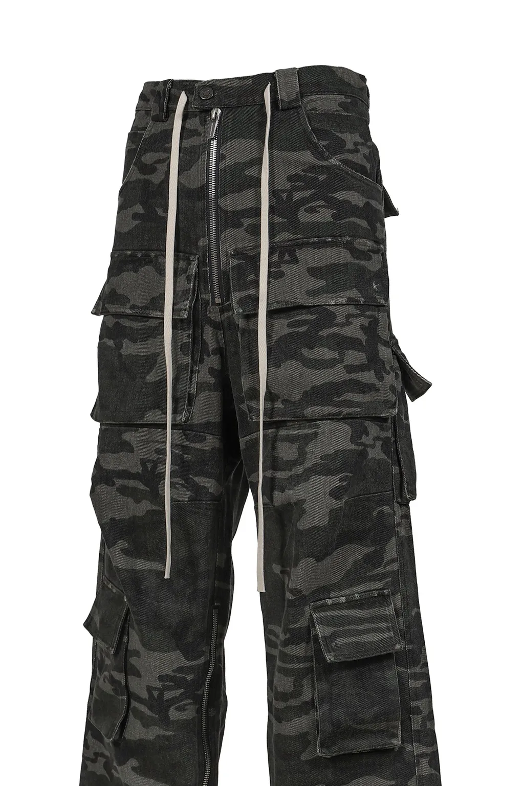 Camo Cargo Pants / Woodlan Camo