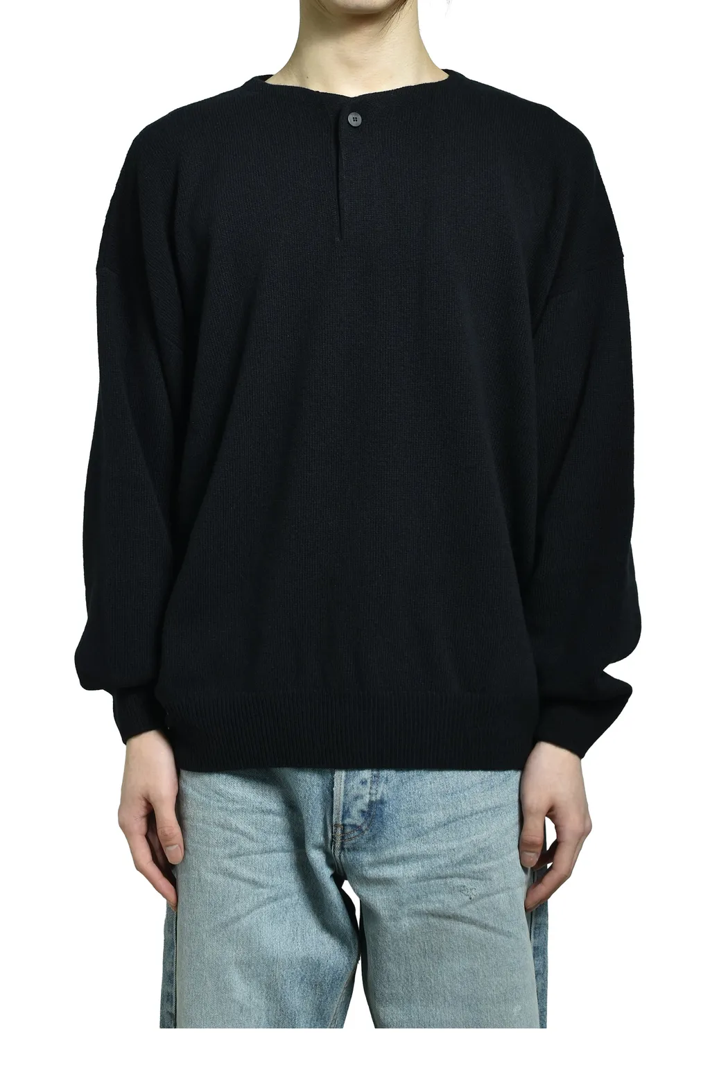 Henley Sweater / Black