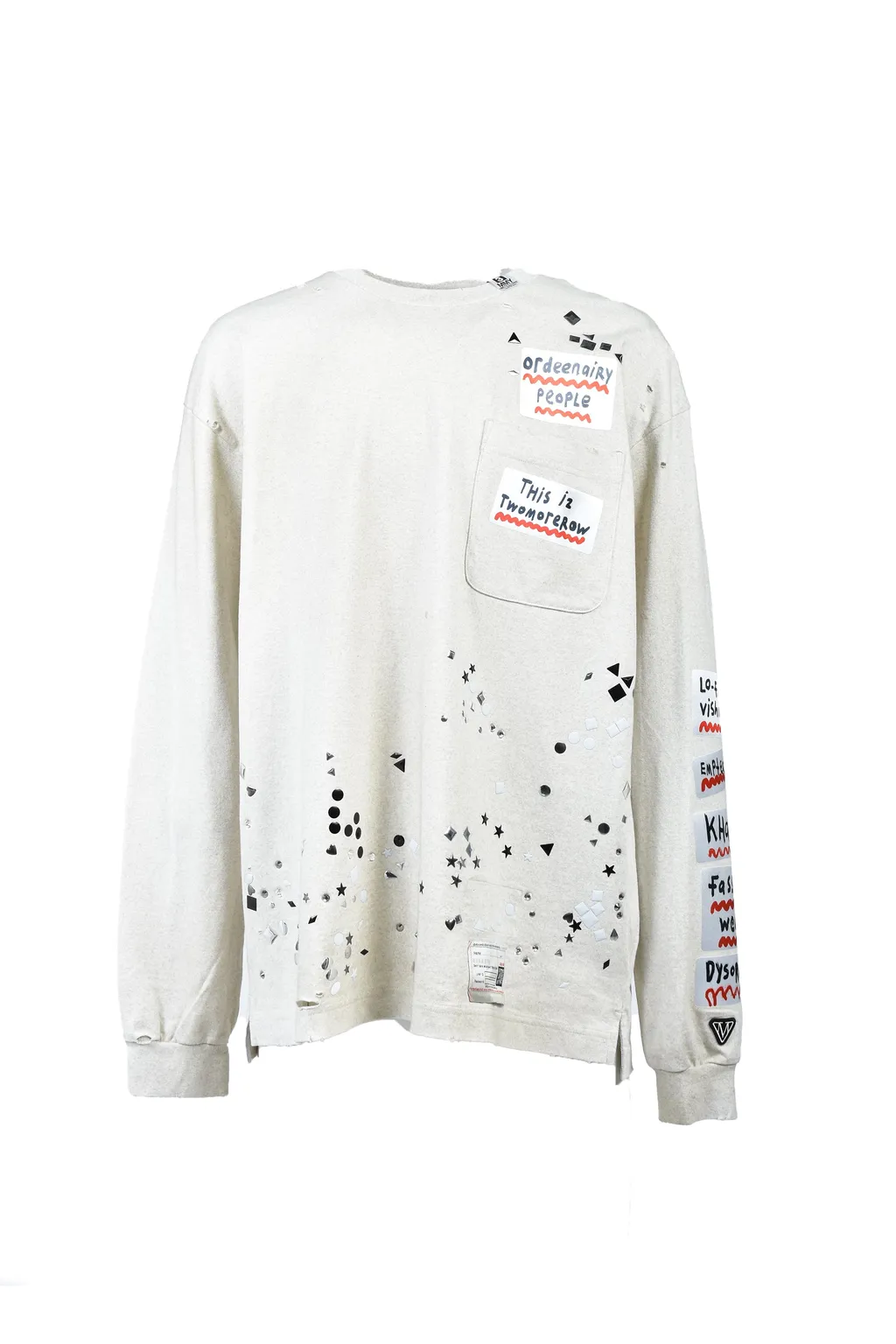 Embellished Sticker Long Sleeves Tee / Wht