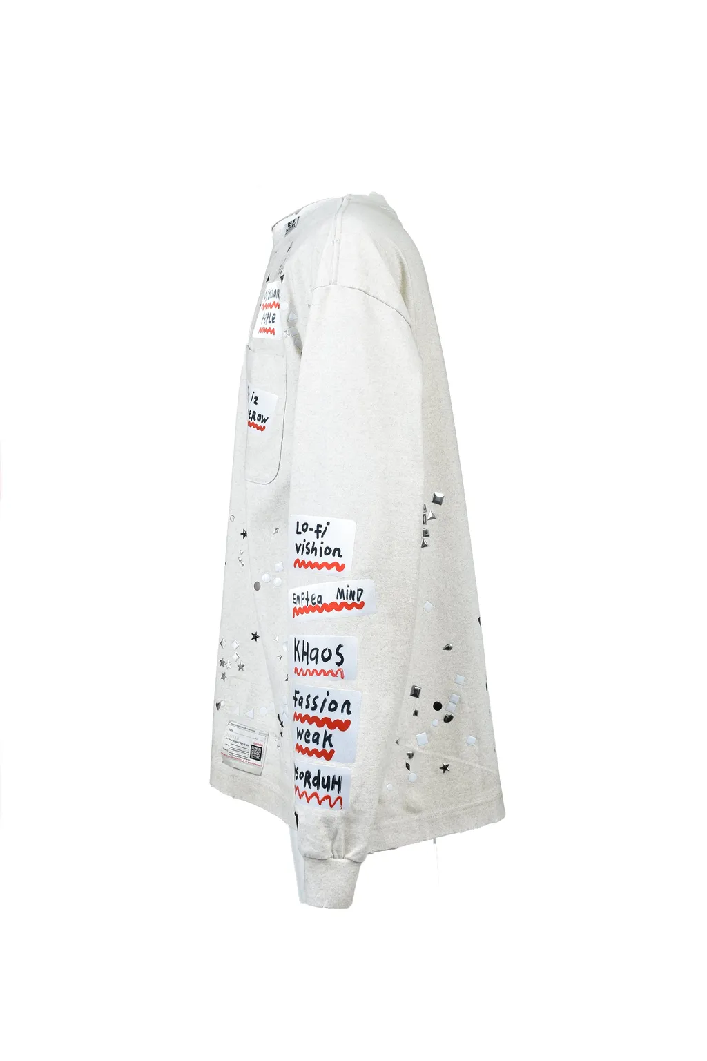Embellished Sticker Long Sleeves Tee / Wht