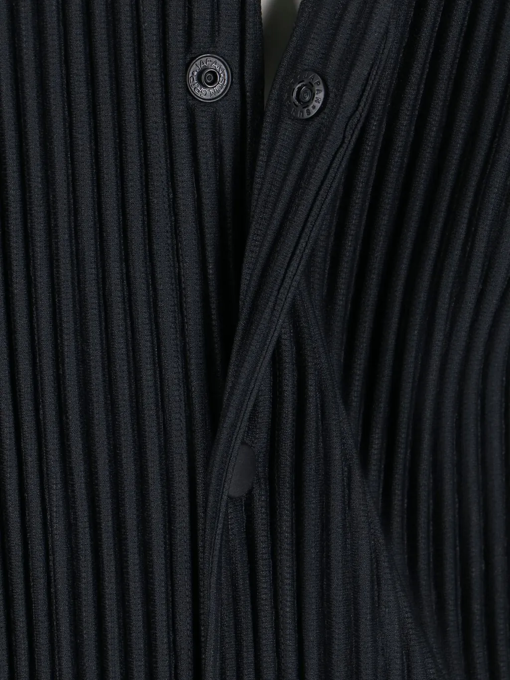 Homme Plissé Issey Miyake V-Neck Pleated Knit Cardigan
