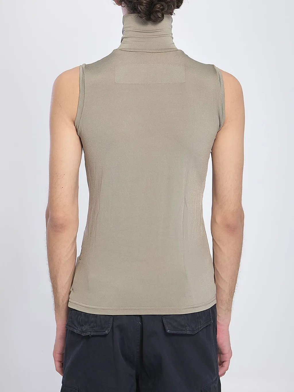 Haute Sleeveless High-Neck Knitwear