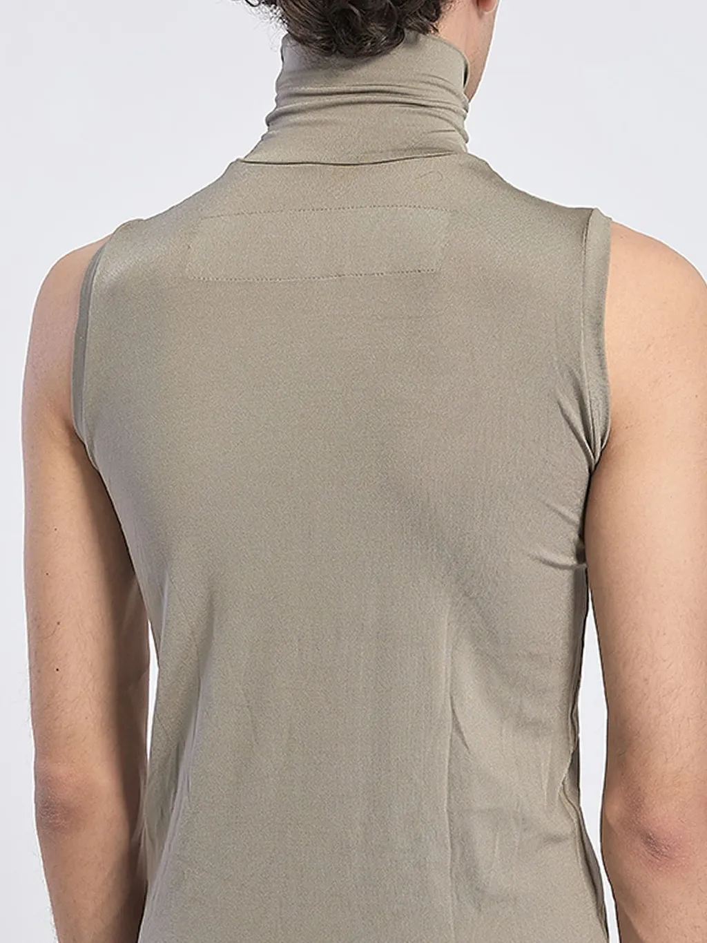 Haute Sleeveless High-Neck Knitwear