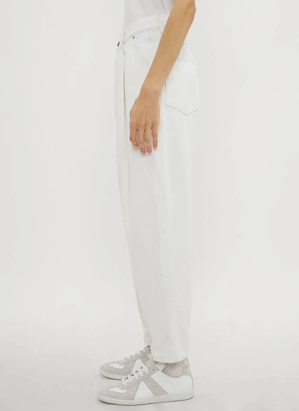Hed Mayner Pleated Tapered Jeans