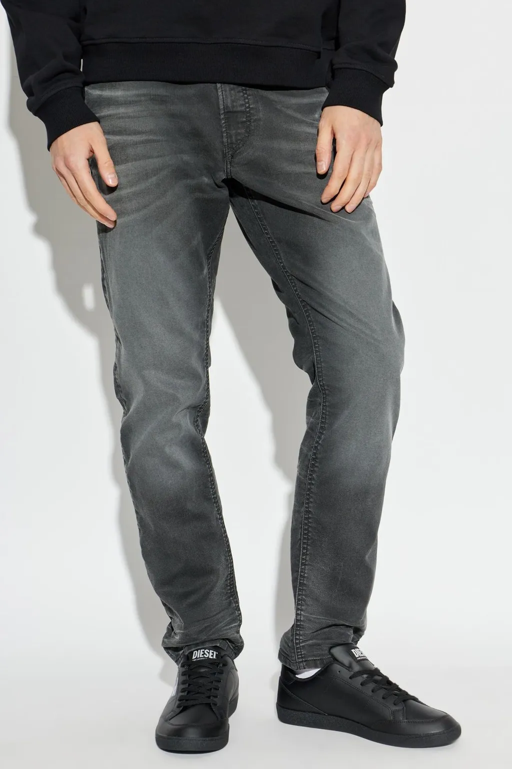 Diesel 2032 D-Krooley-B-Jogg Jeans