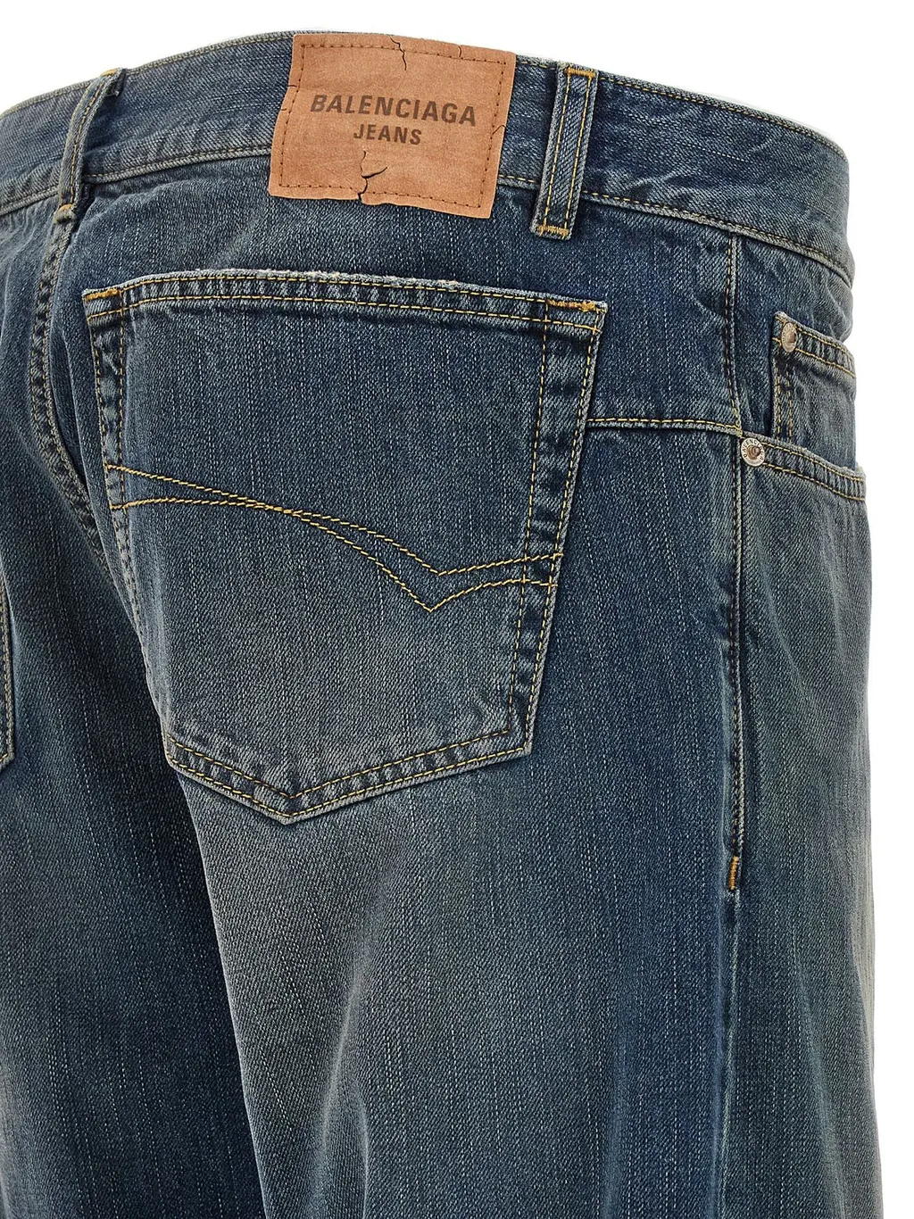 Fitted Low-Waisted Jeans