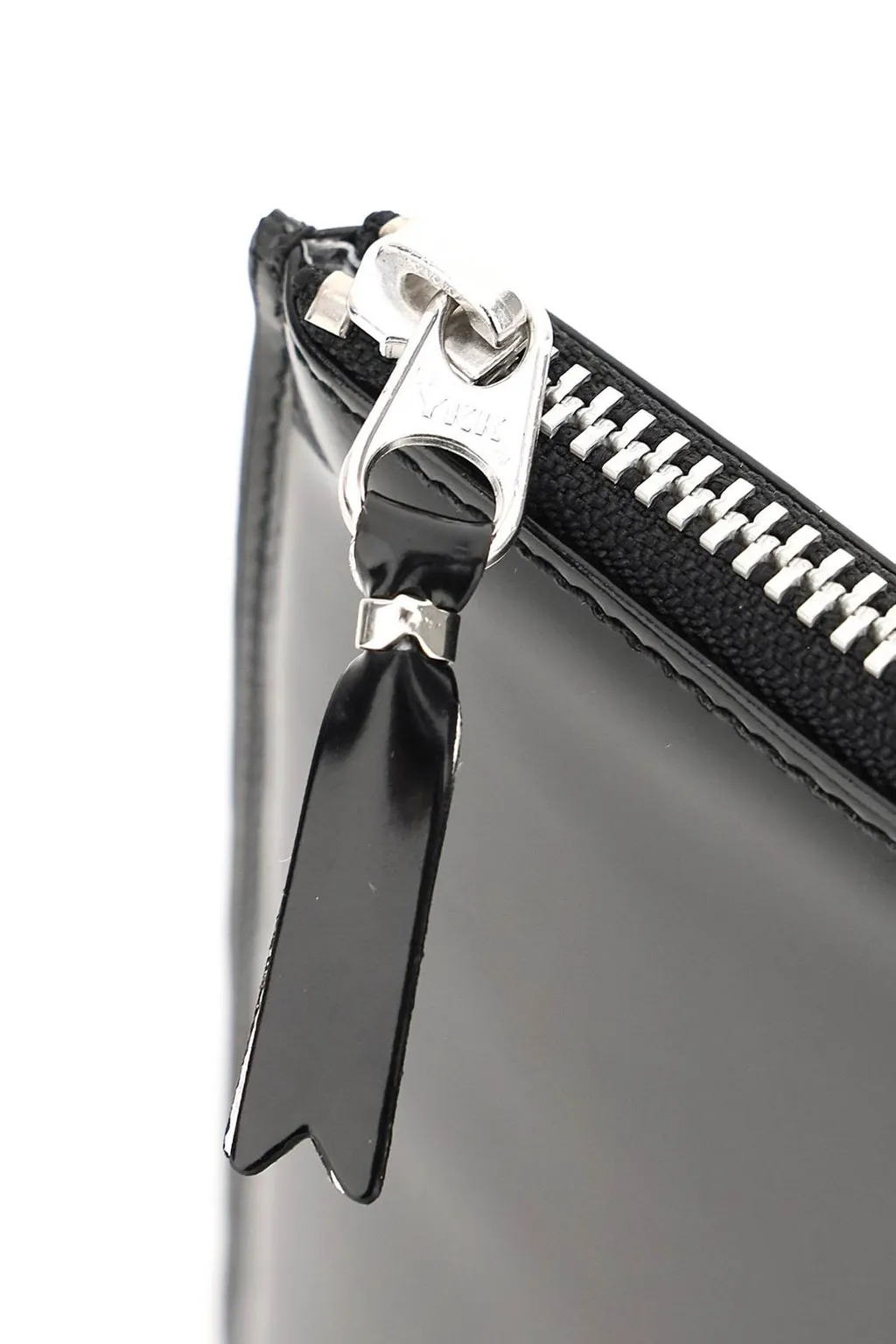 Comme Des GarÇOns Wallet Logo Embossed Zipped Pouch