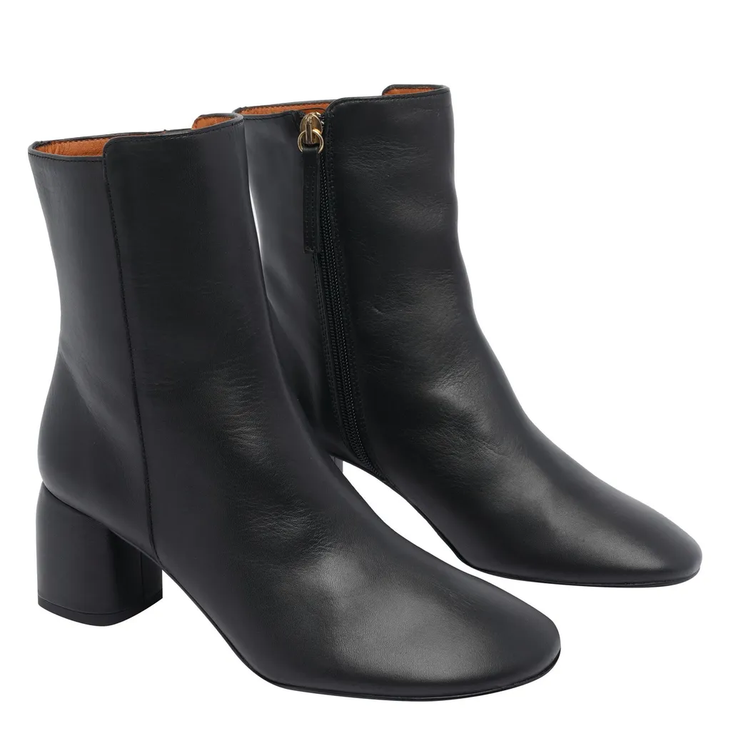 Angel Alarcon Round Toe Zip Boots