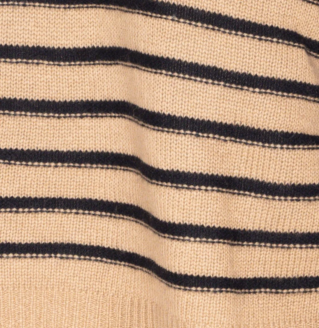 Allude Striped Buttoned Knitwear