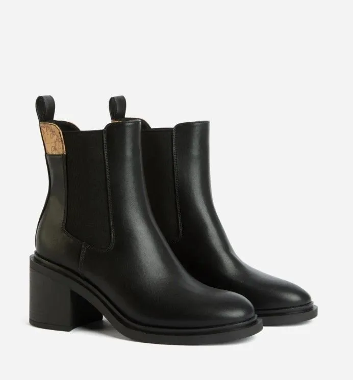 Alviero Martini Geo-Trimmed Ankle Boots