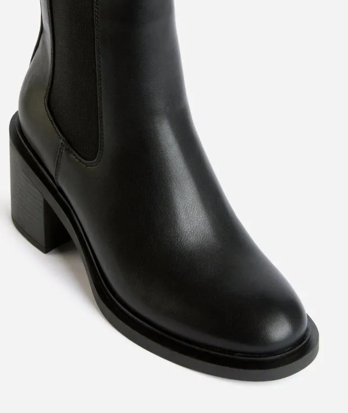 Alviero Martini Geo-Trimmed Ankle Boots