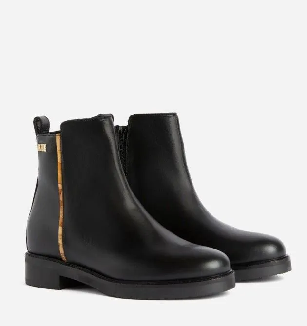 Alviero Martini Side-Zip Ankle Boots