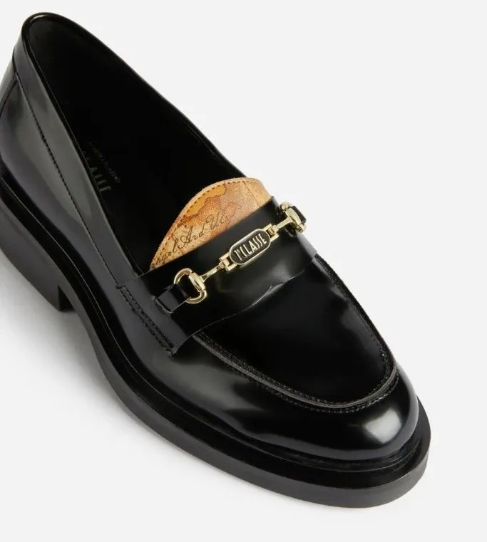 Alviero Martini Logo-Embellished Flat Shoes