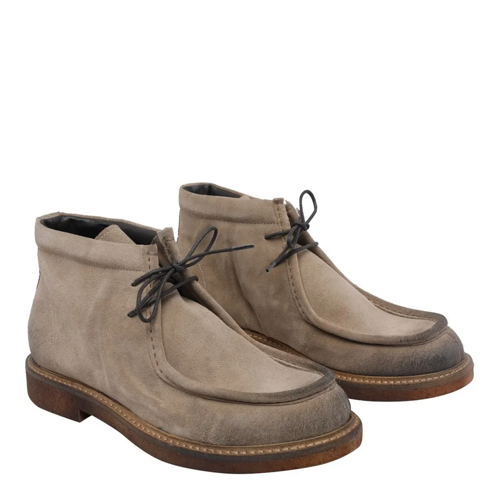 Pawelk's Laced Round-Toe Boots