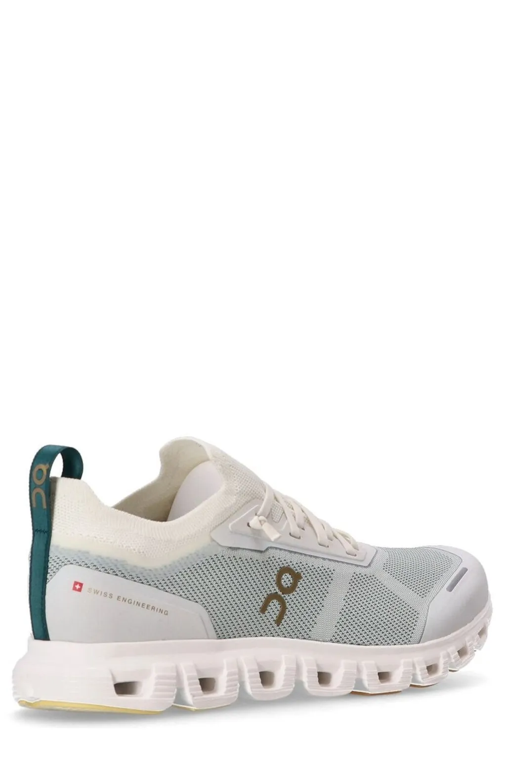 On Running Cloud 6 Versa Sneakers