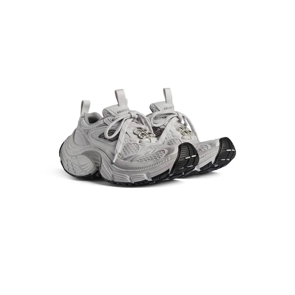 6Xl Hardware Sneaker
