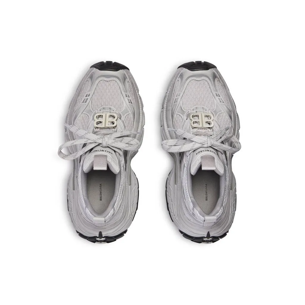 6Xl Hardware Sneaker