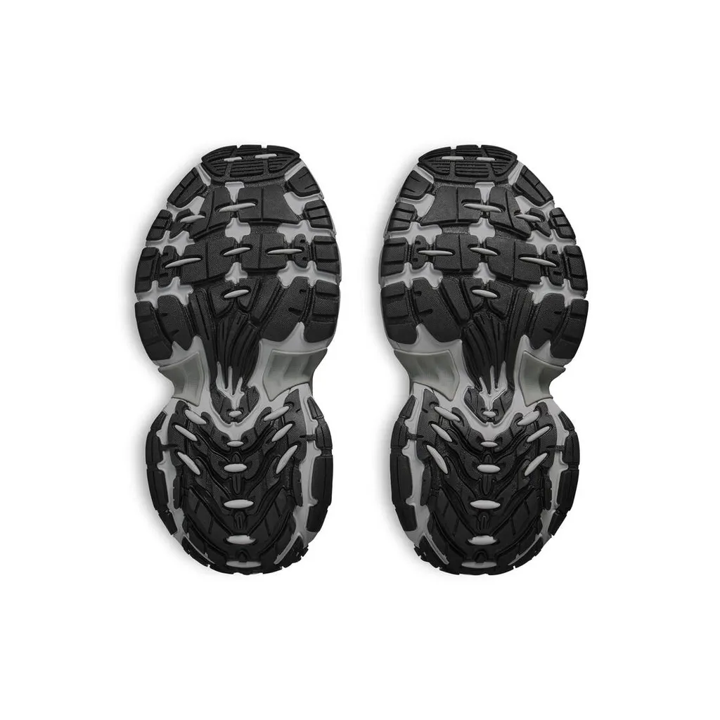6Xl Hardware Sneaker