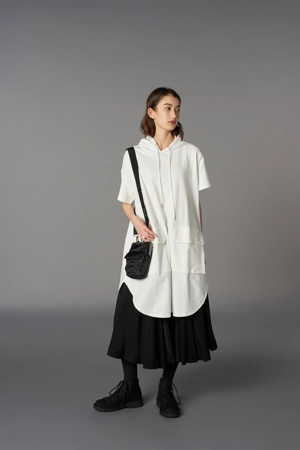 Shoulder Bag With Clasp Closure