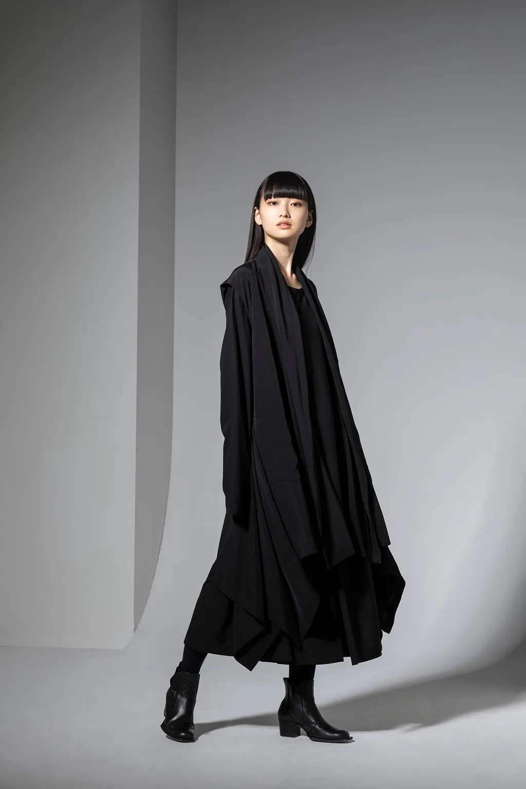 Crepe De Chine Decyne Side Fluttering Sleeveless Dress