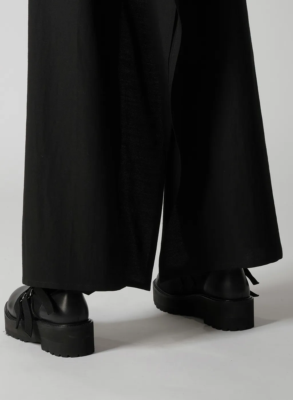 Milled Gabardine Frilled Pants