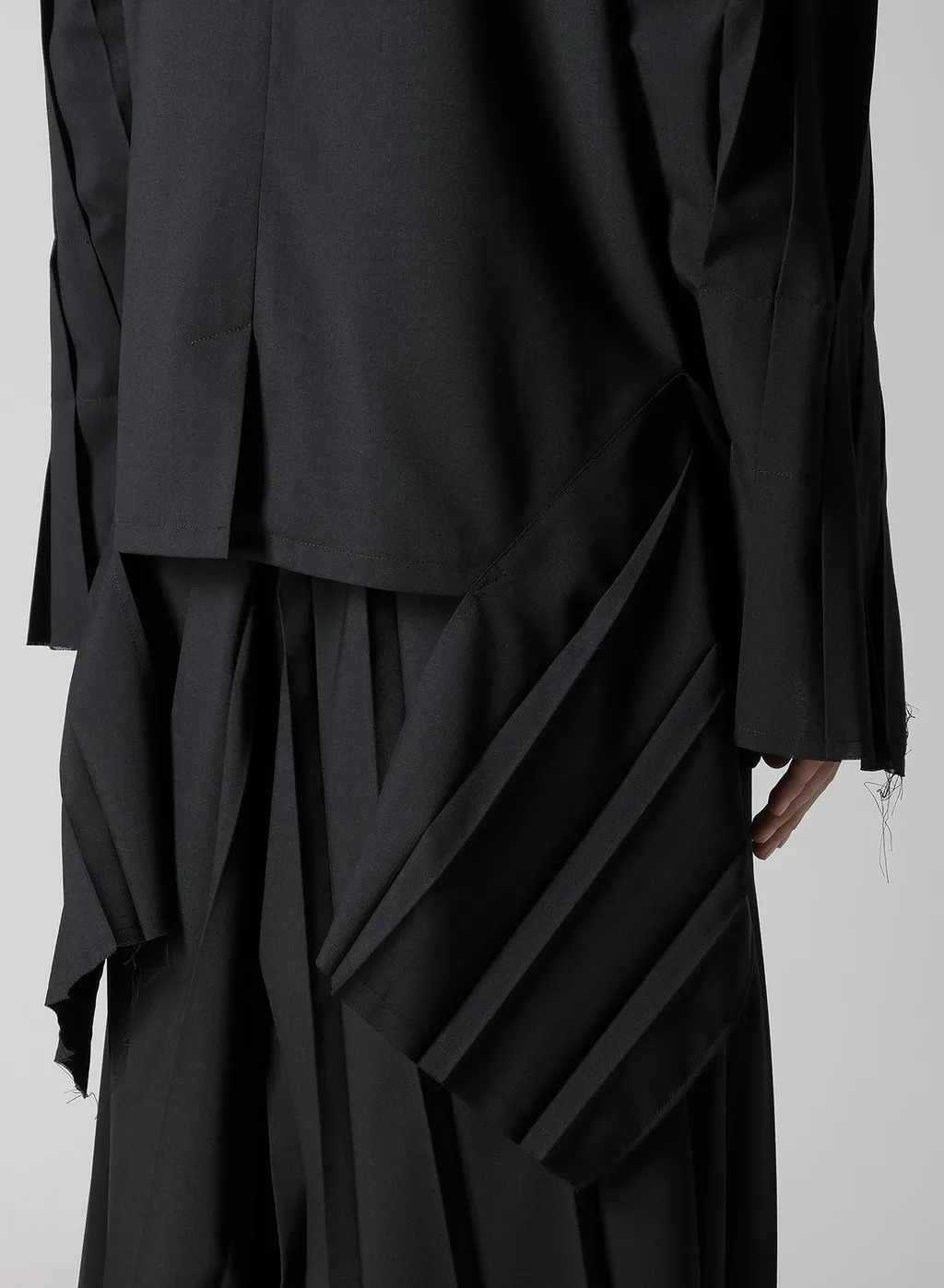 Tropical Pleats Sleeve Jacket