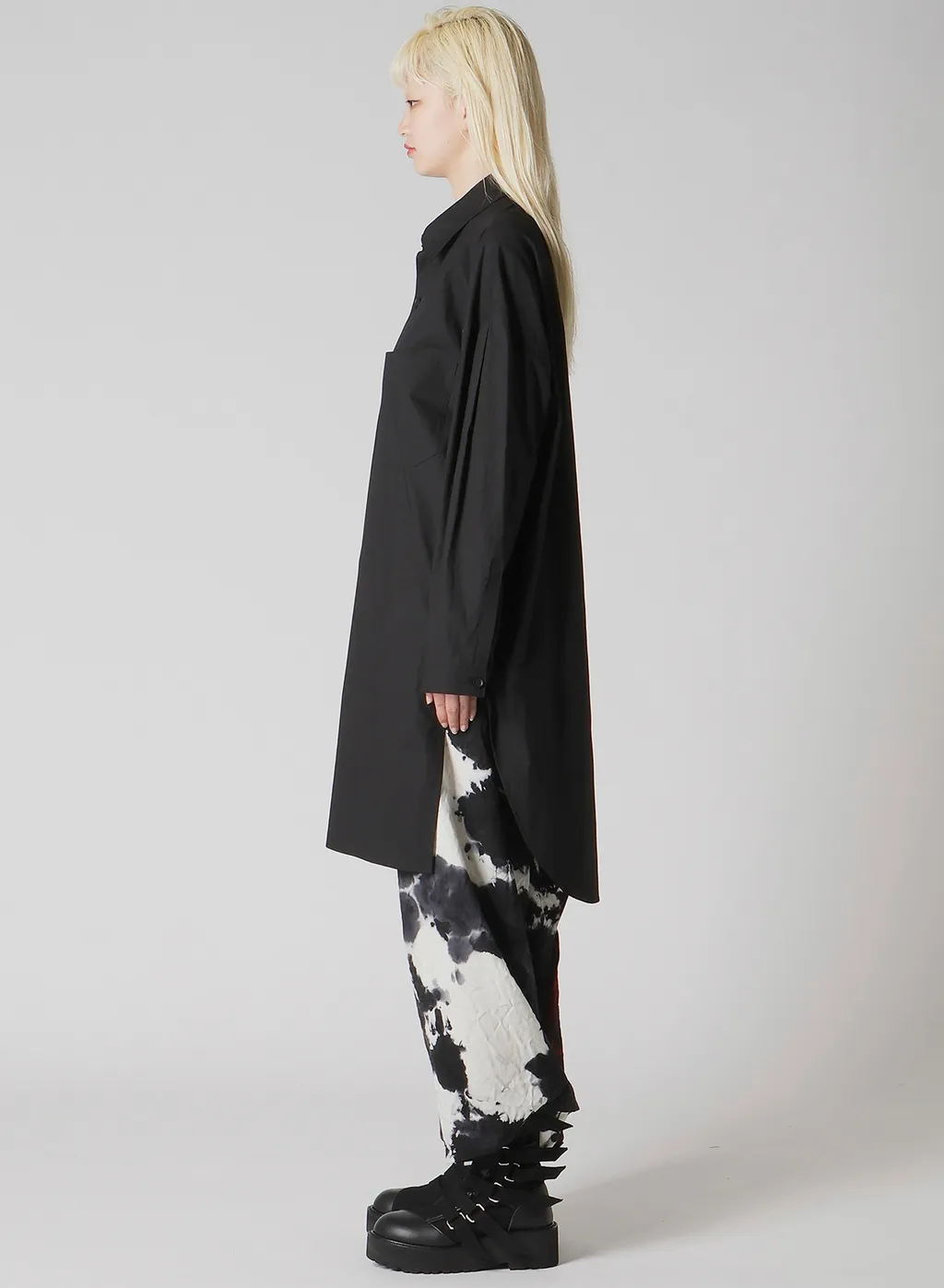 Typewriter Shoulder Top Tuck Shirt