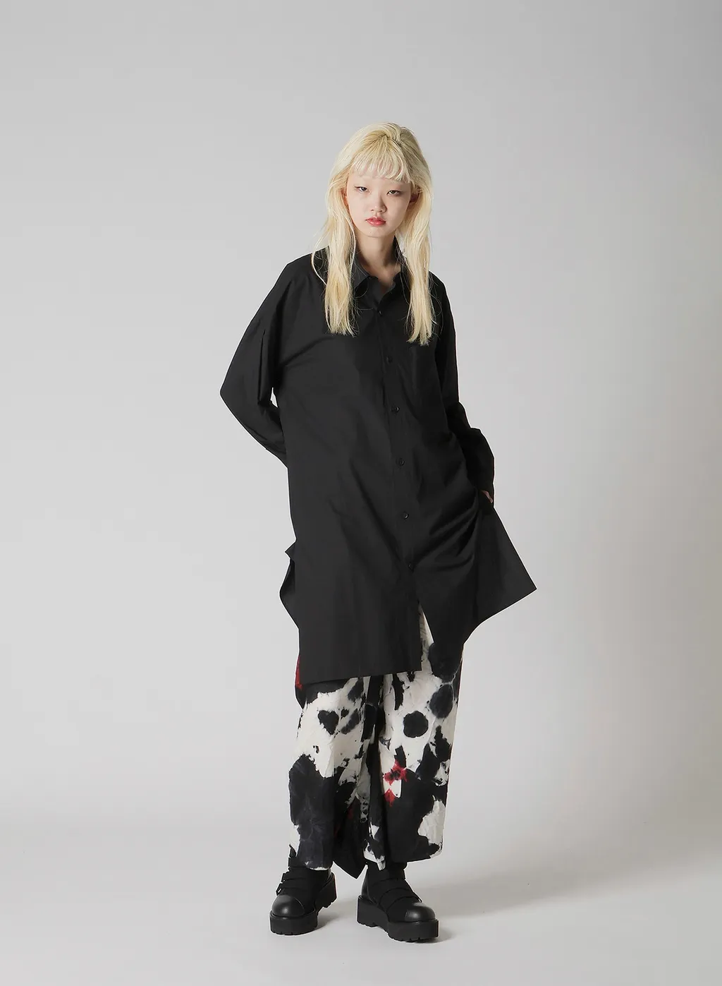 Typewriter Shoulder Top Tuck Shirt