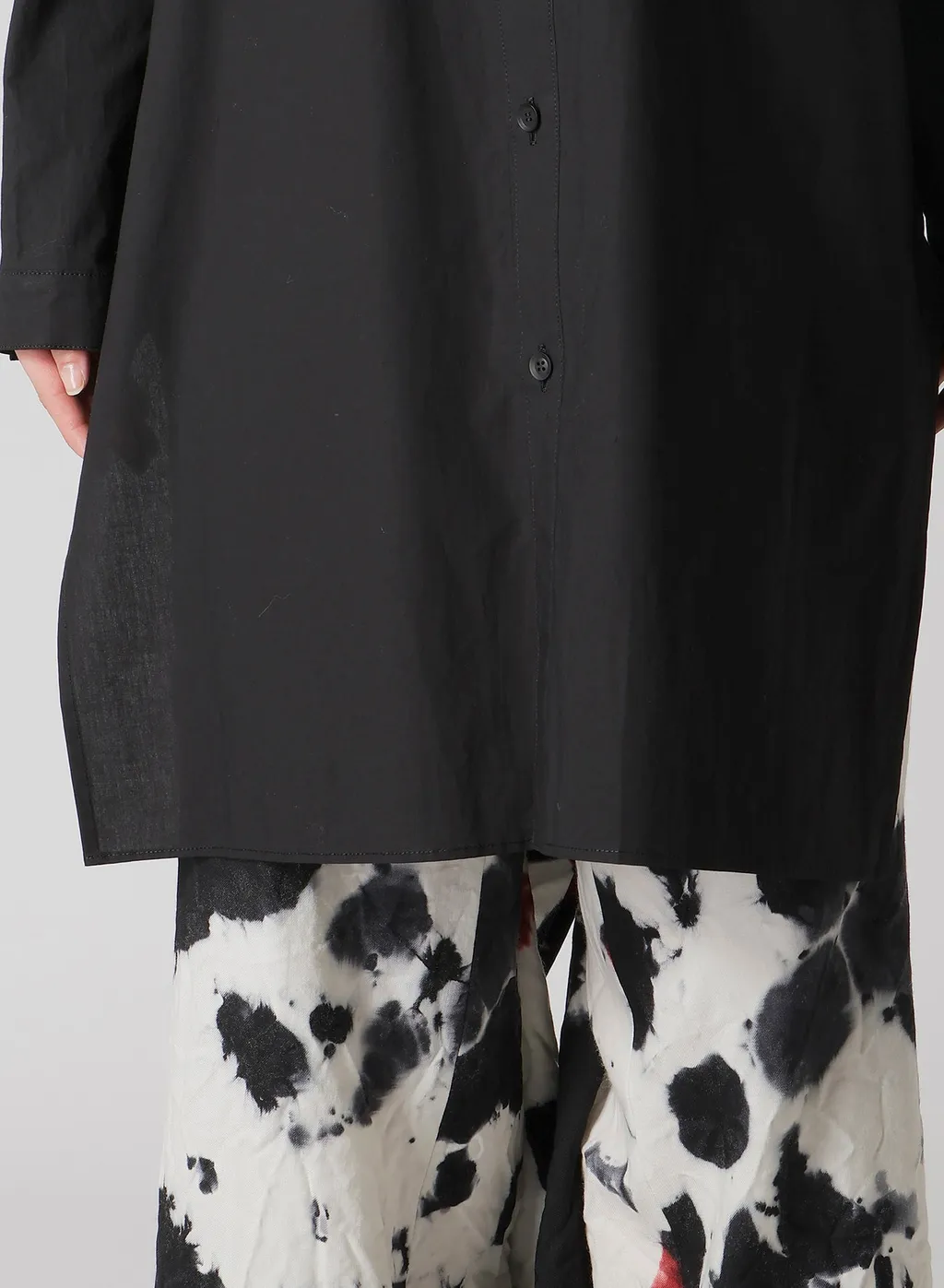 Typewriter Shoulder Top Tuck Shirt