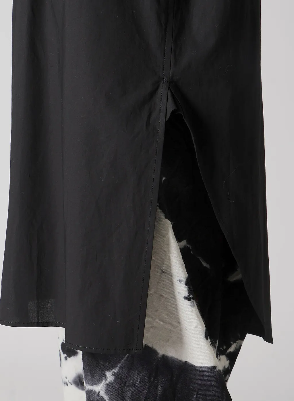 Typewriter Shoulder Top Tuck Shirt