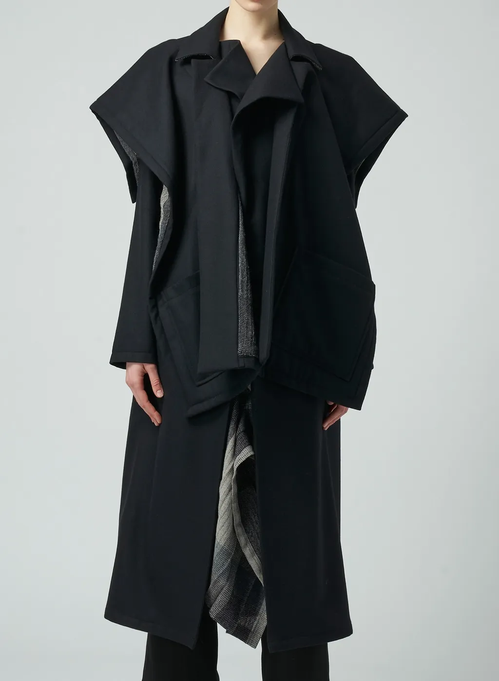 Cape-Style Coat With Plaid Pattern Lining