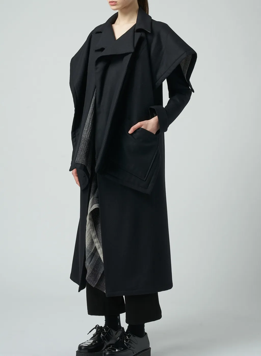 Cape-Style Coat With Plaid Pattern Lining
