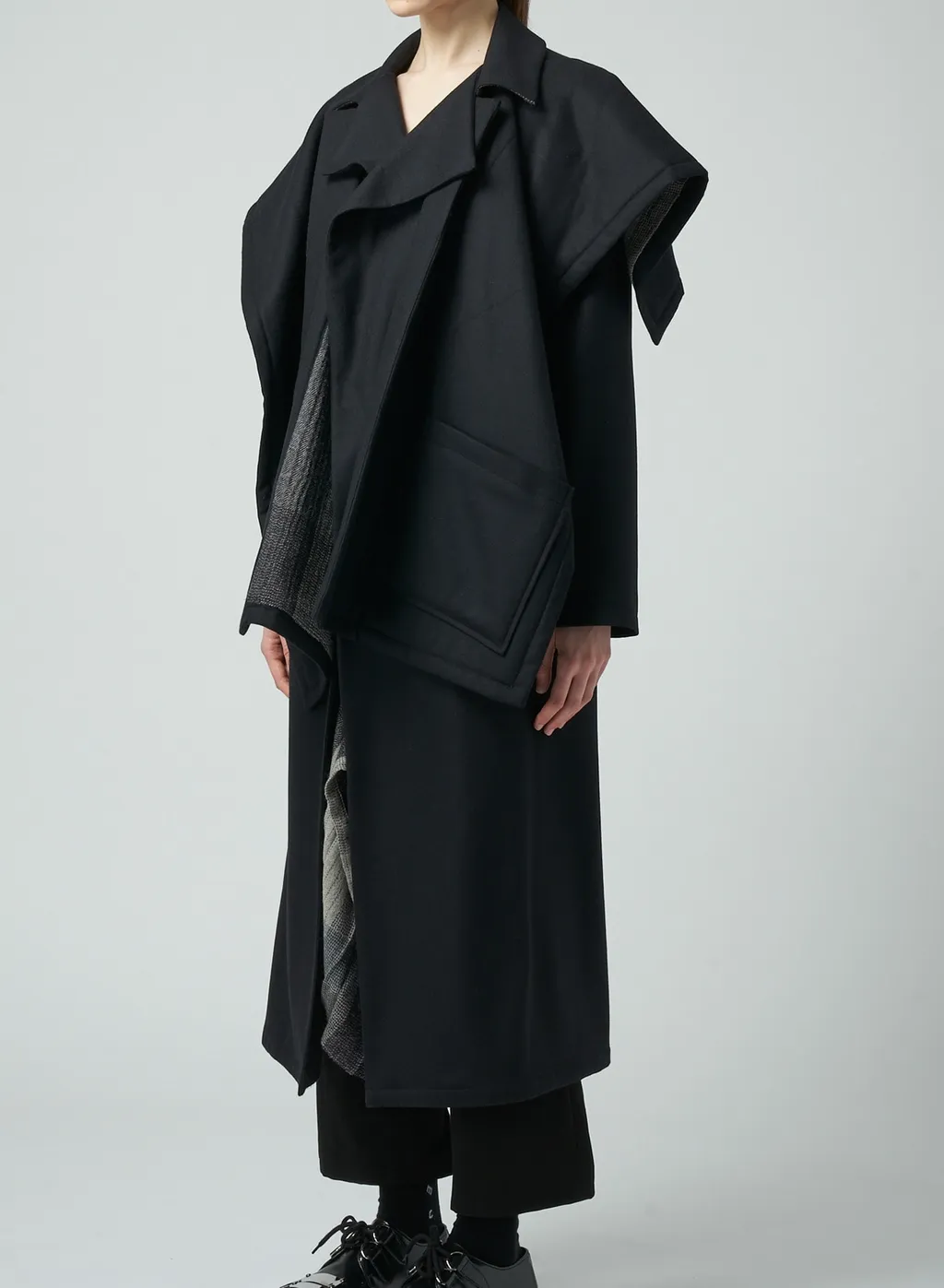 Cape-Style Coat With Plaid Pattern Lining