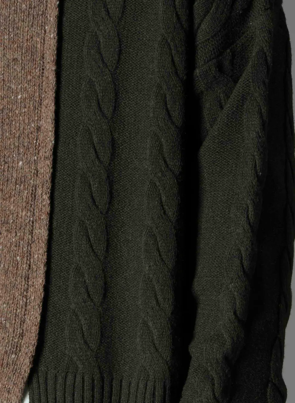 Fine Merino Wool Cable Switch Unbalance Pullover