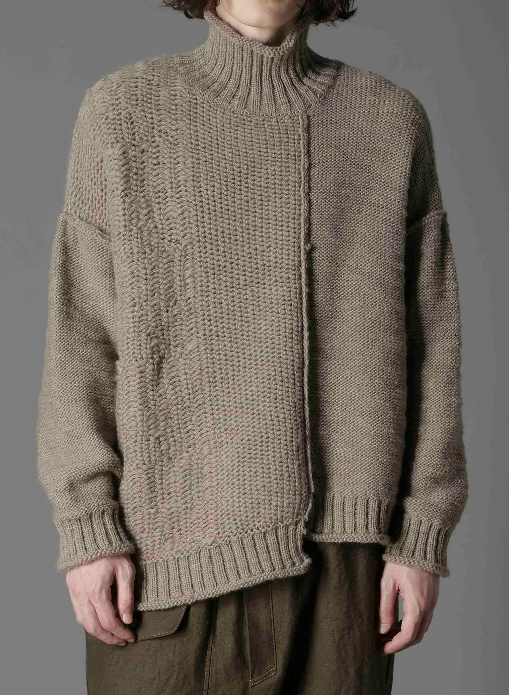 Roving Slub Wool Unbalance Turtleneck