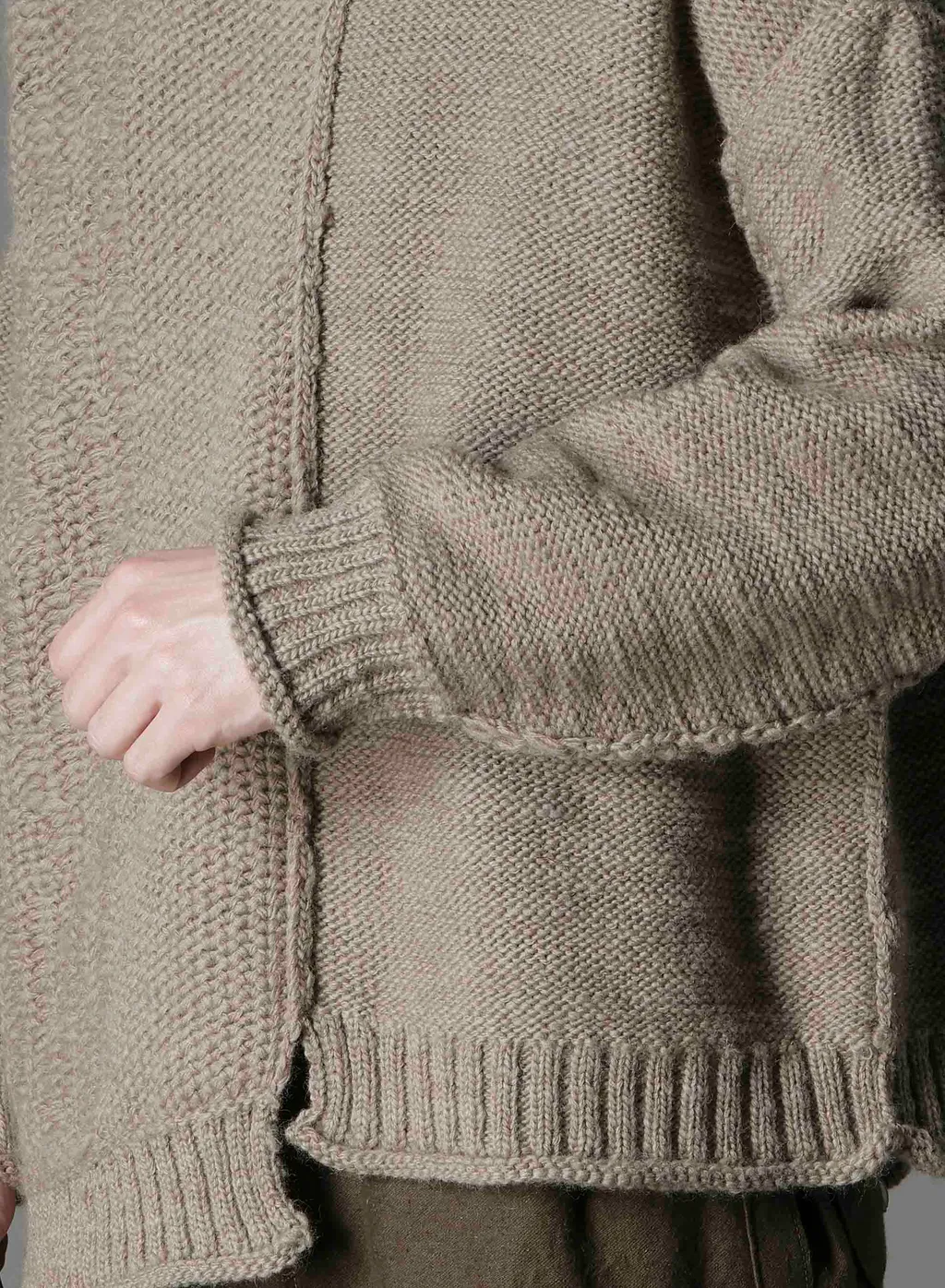 Roving Slub Wool Unbalance Turtleneck