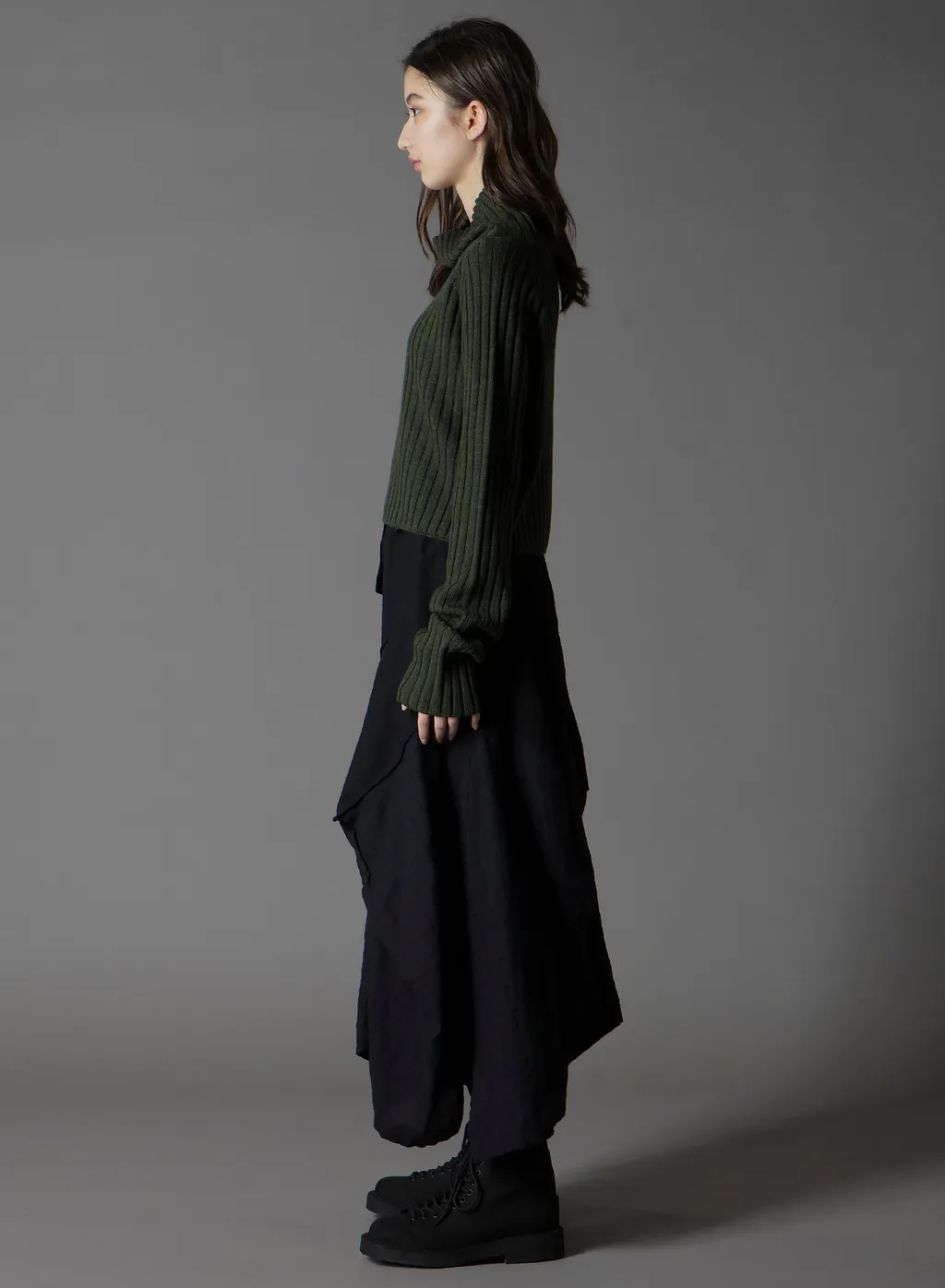 Fine Merino Wool Ribbed Raglen Short Length Turtle Neck