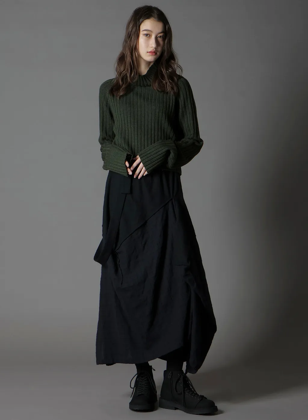 Fine Merino Wool Ribbed Raglen Short Length Turtle Neck