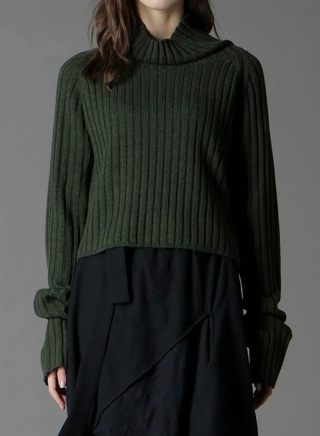 Fine Merino Wool Ribbed Raglen Short Length Turtle Neck