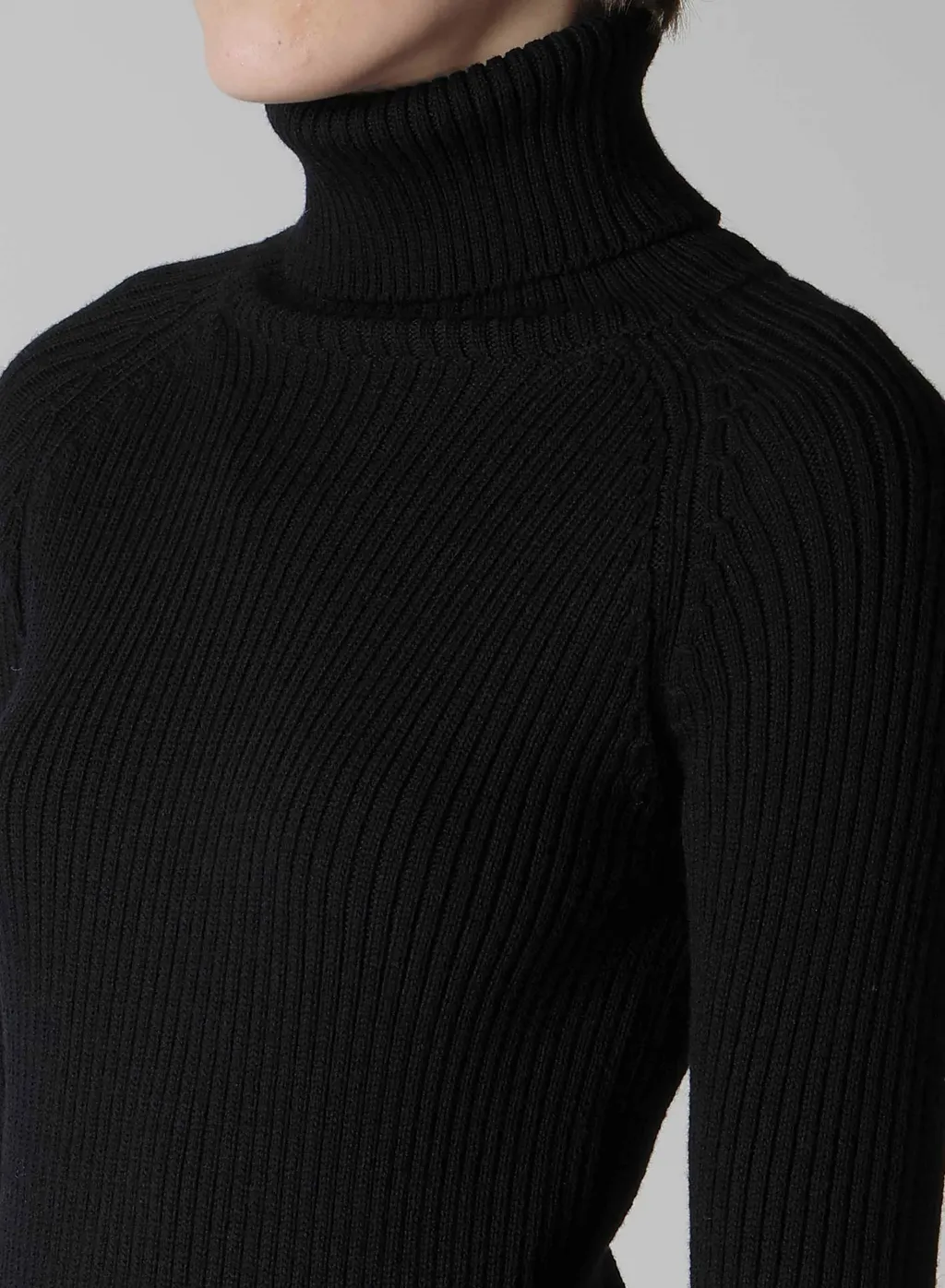Ribbed High Neck Pullover