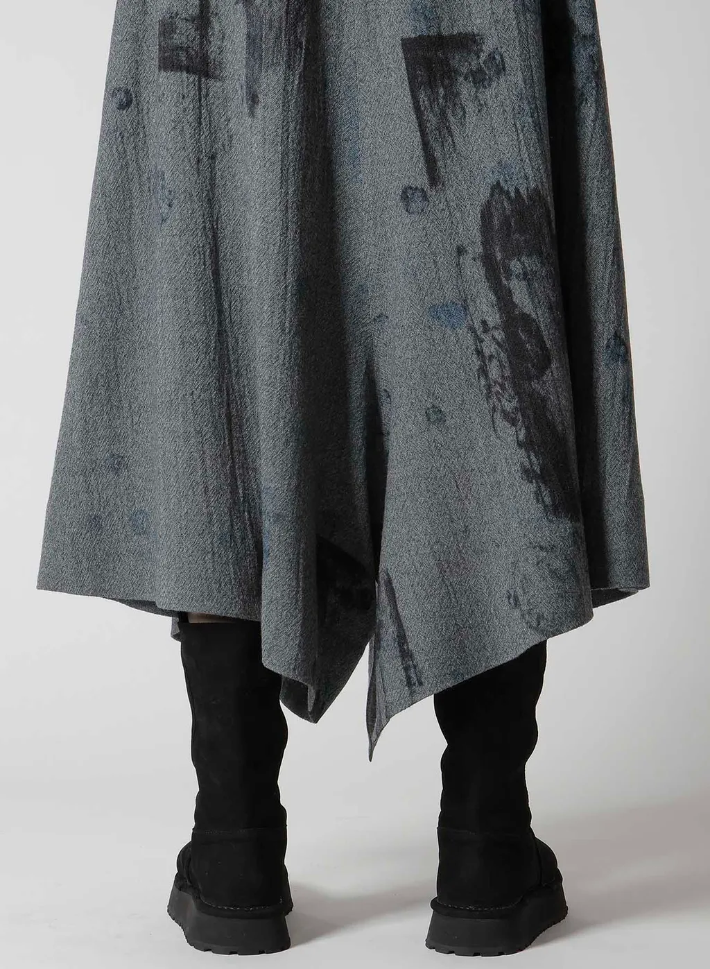Wool Gauze Smudged Polka Dot Slitted Right Hem Pants