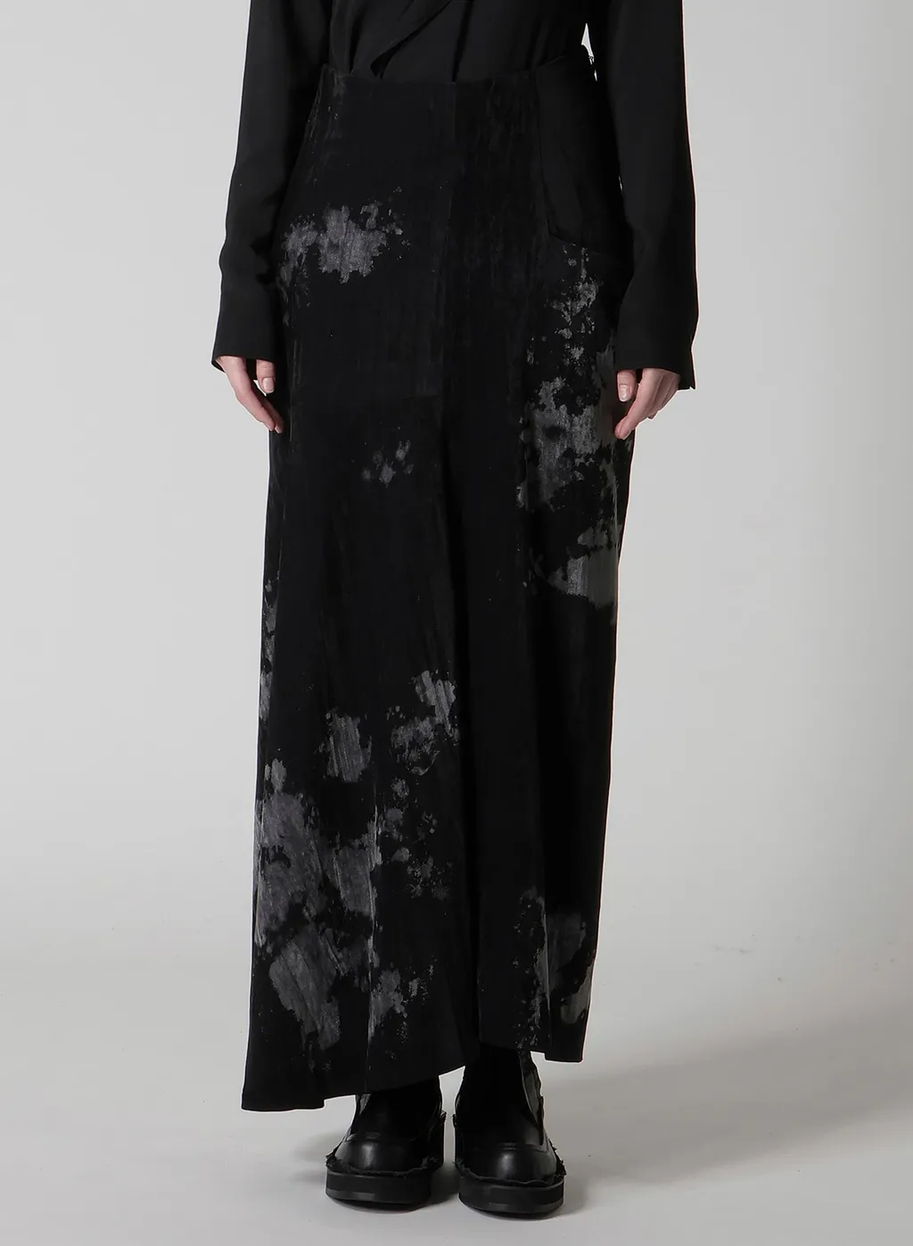 Discharge-Printed Velvet Side Drape Skirt