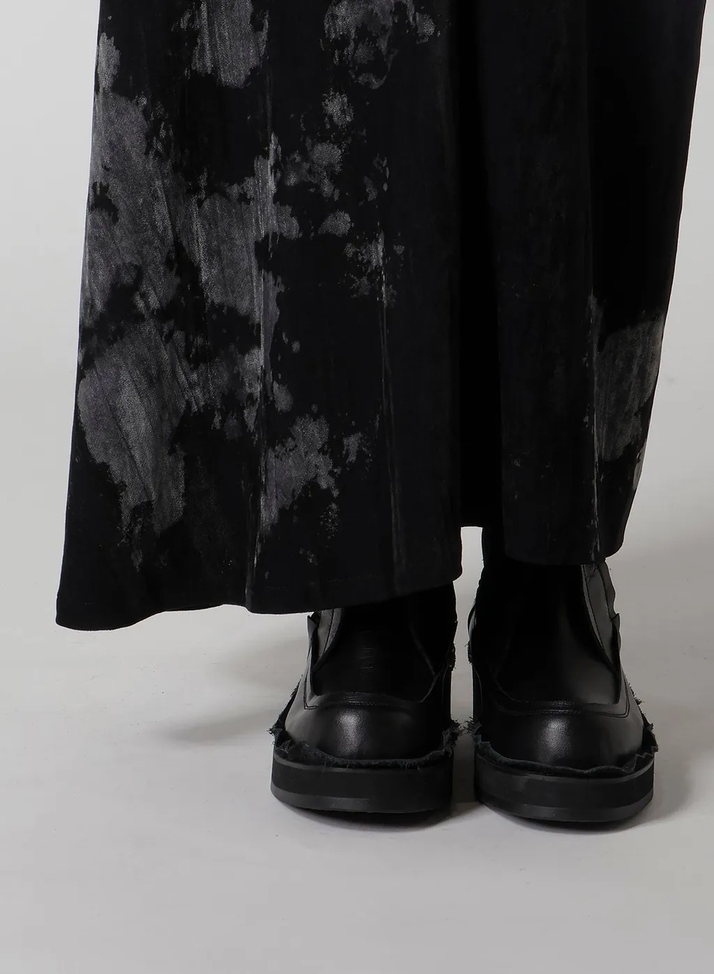 Discharge-Printed Velvet Side Drape Skirt