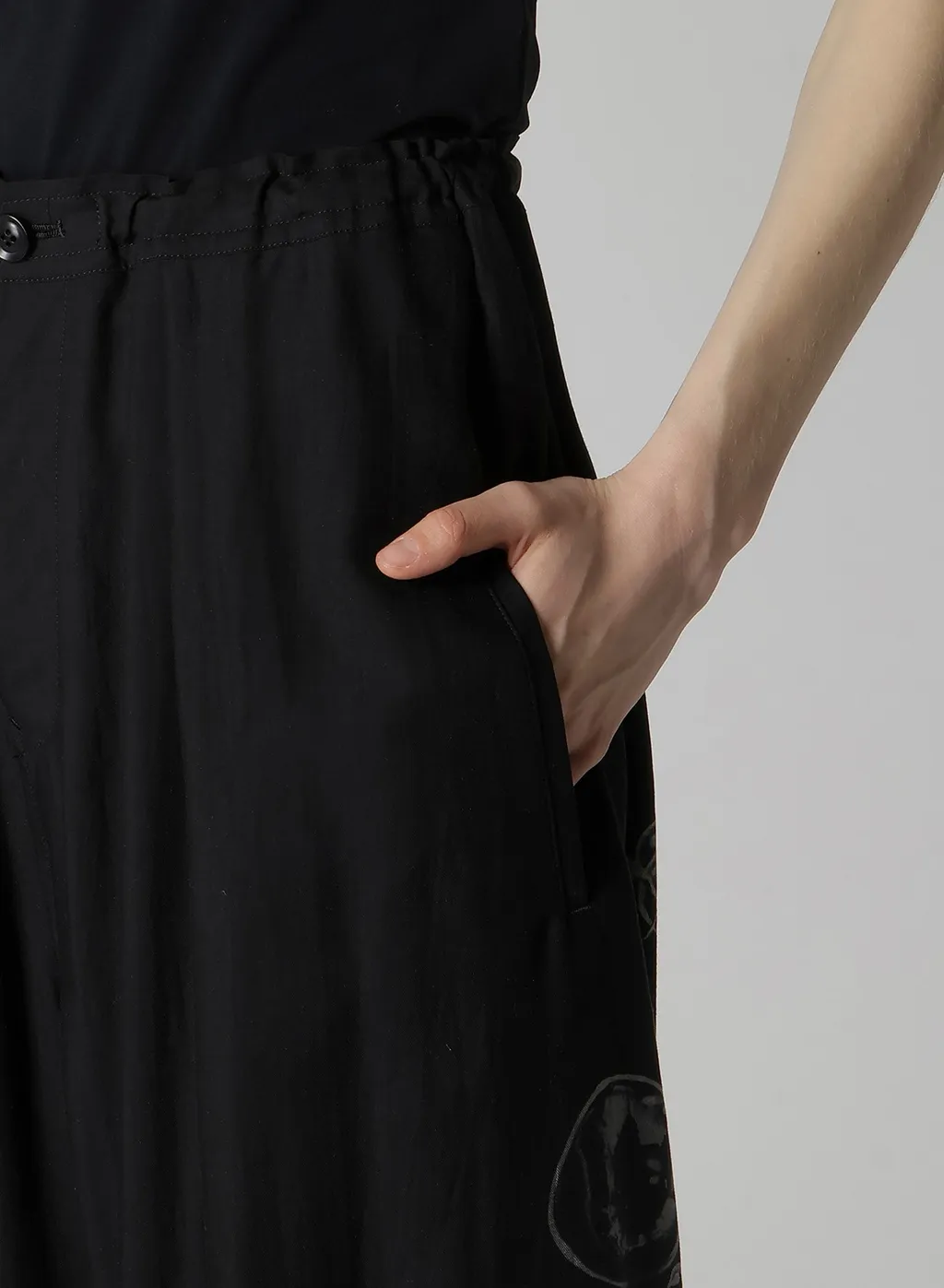 Angel-Print Dungaree Twill Front Plated Wide Pants
