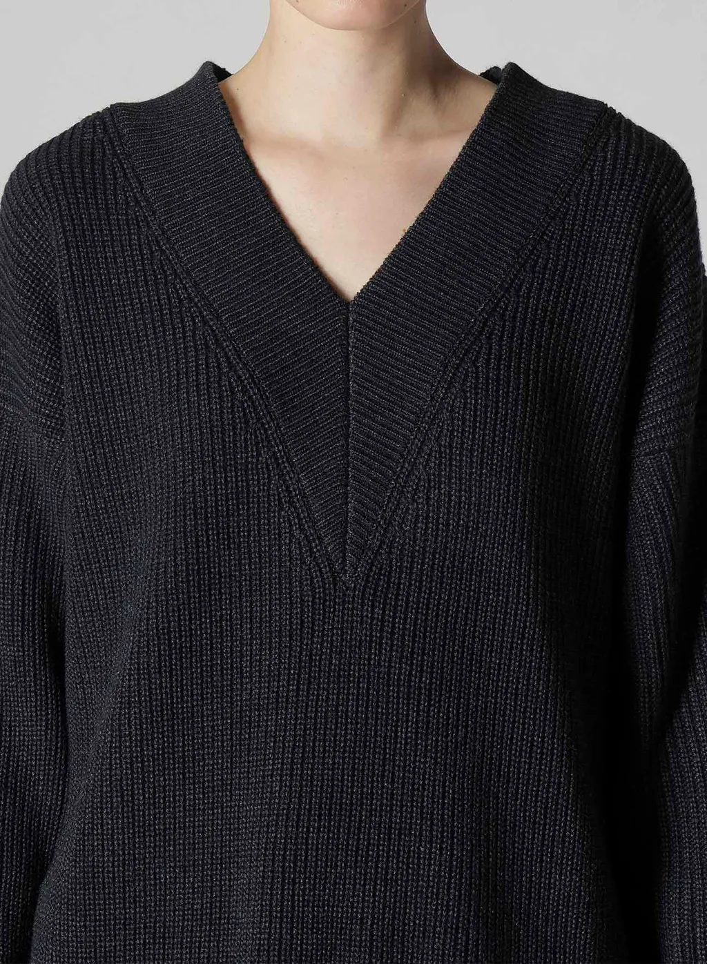 Big V-Neck Knit