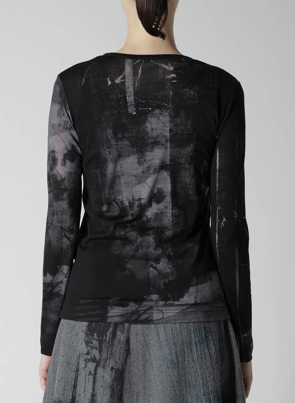 Blurry Flower Printted Round Neck Long Sleeve T
