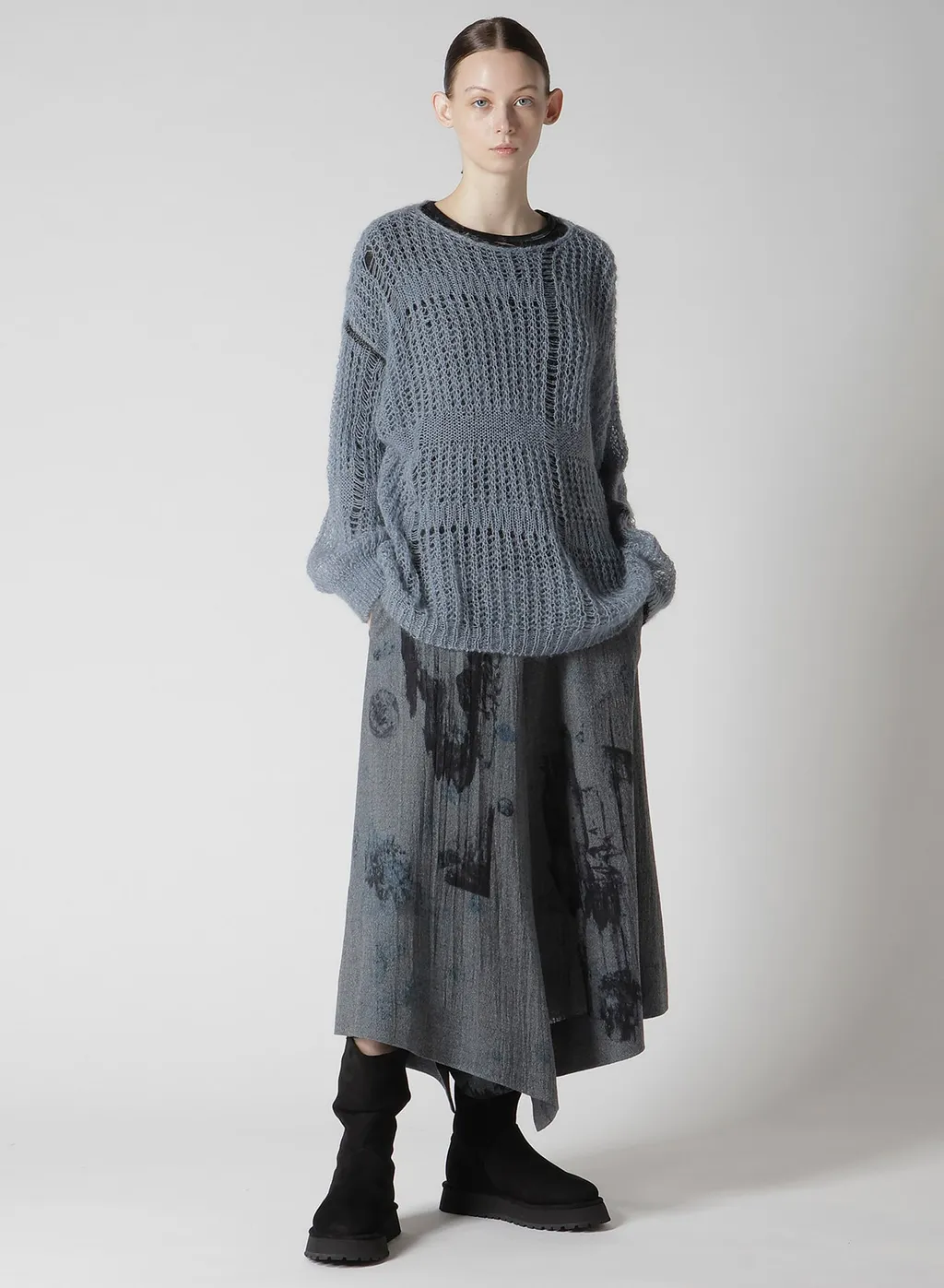Blurry Flower Printted Round Neck Long Sleeve T